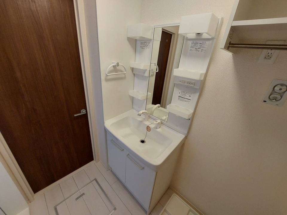 シャワー付洗面化粧台