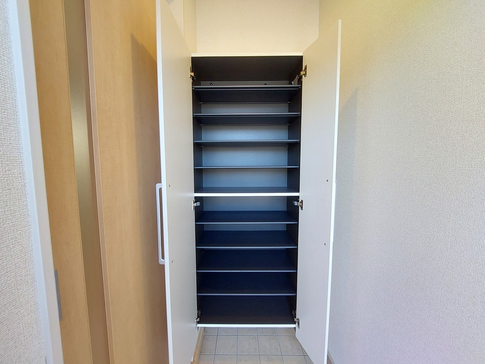 シューズボックス