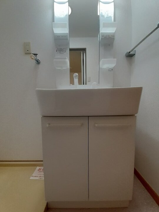 シャワー付洗面化粧台