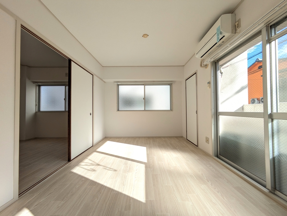 洋室（南東側）