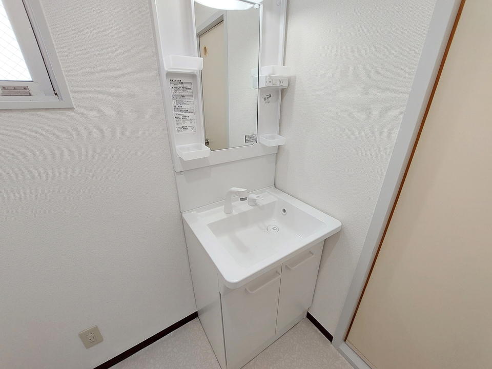 シャワー付洗面化粧台