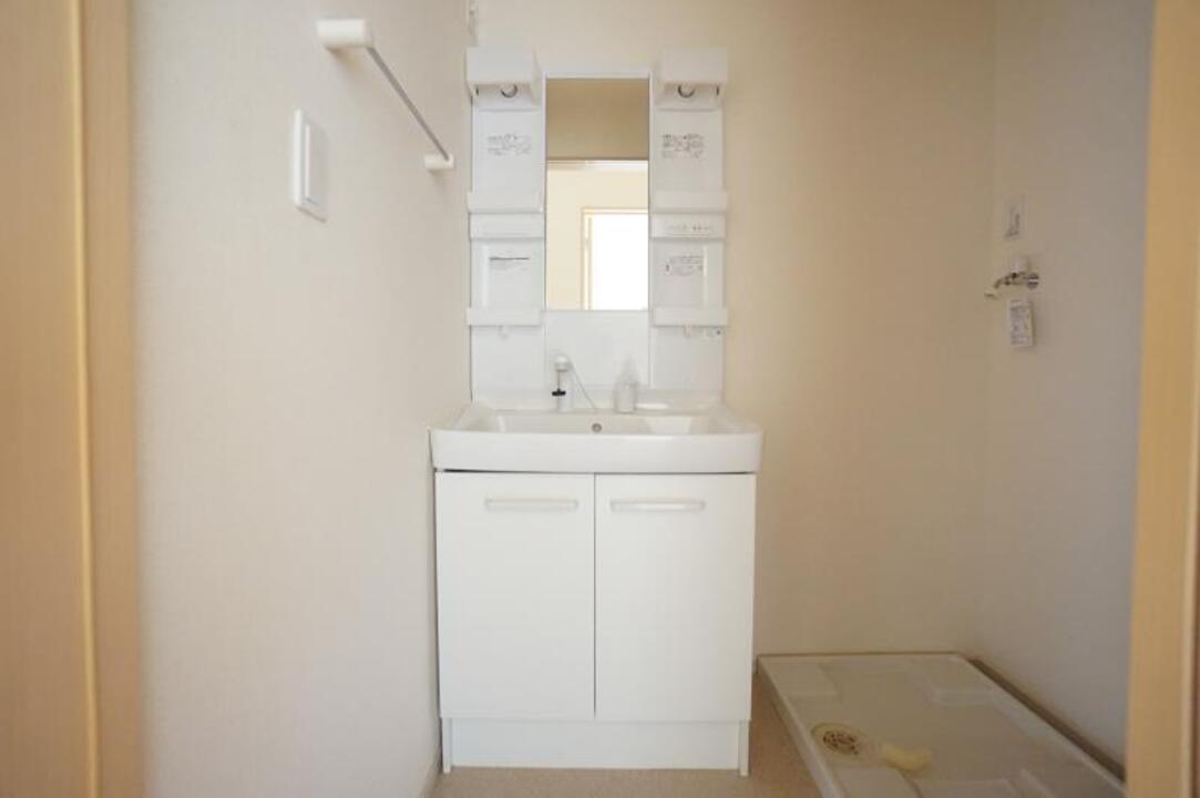 シャワー付洗面化粧台