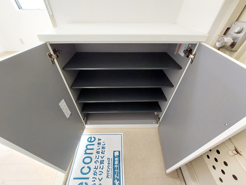 シューズボックス