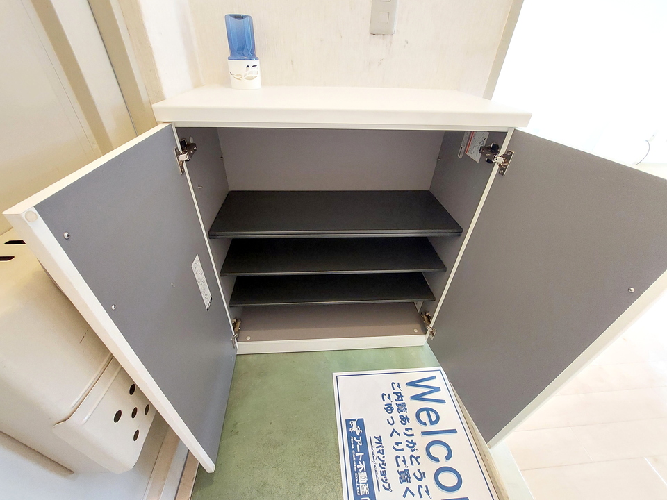 シューズボックス