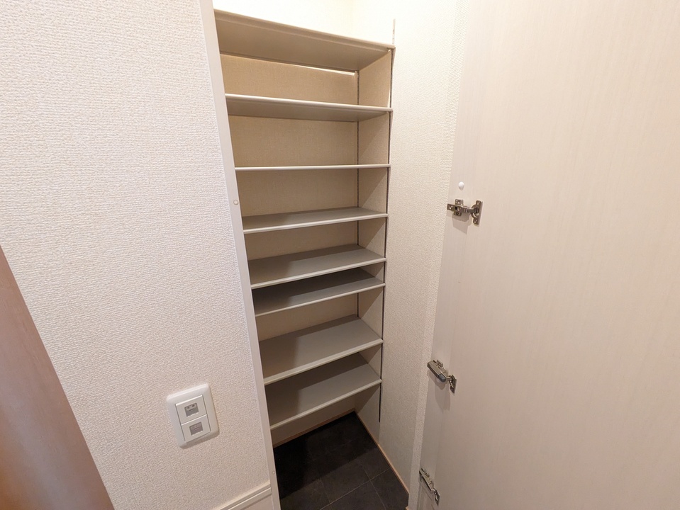 シューズボックス