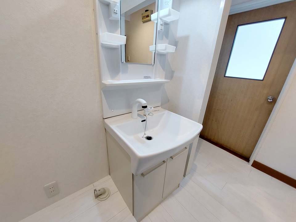 シャワー付洗面化粧台