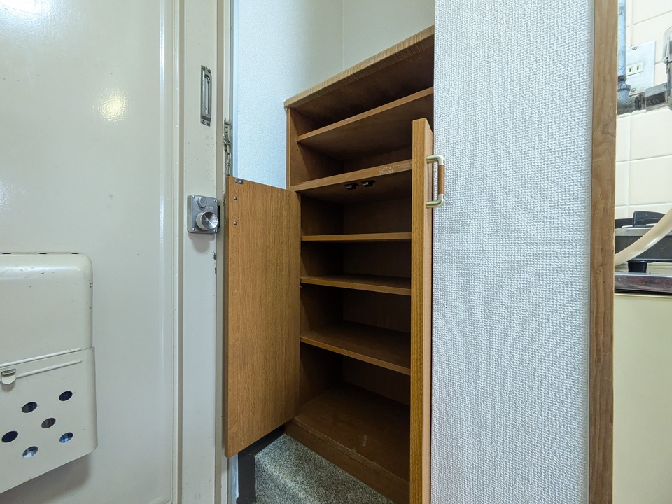 シューズボックス