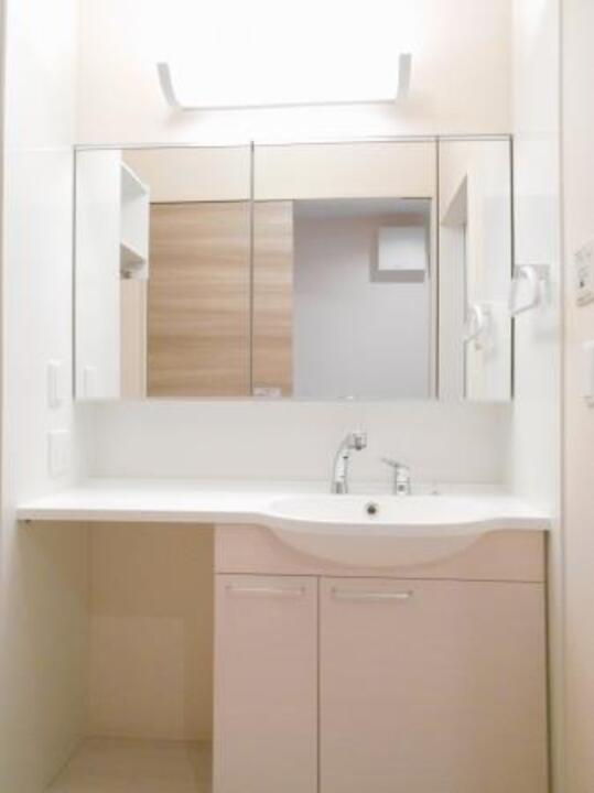 シャワー付洗面化粧台