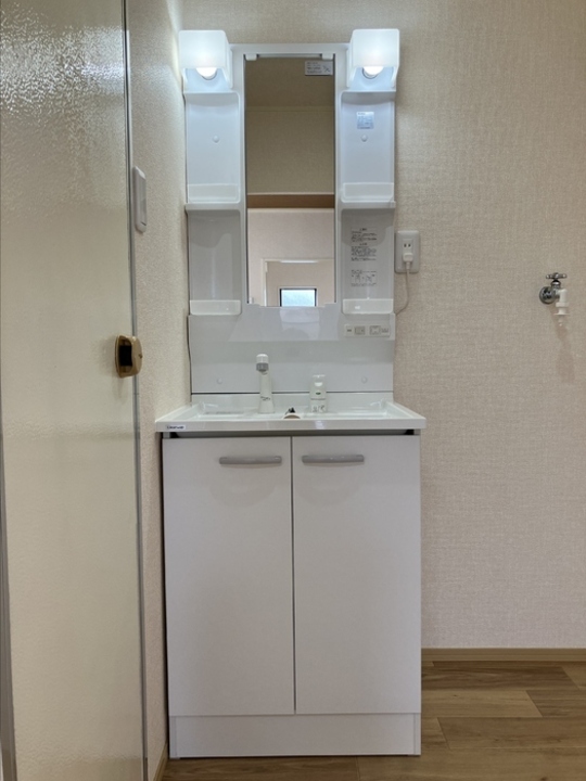 シャワー付洗面化粧台