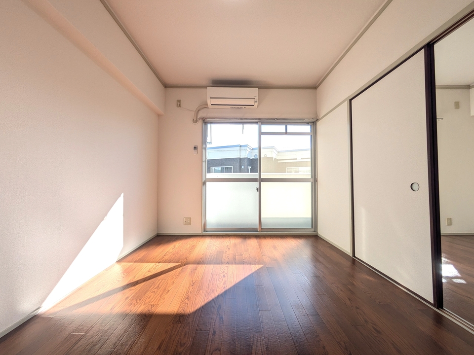 洋室（南東側）