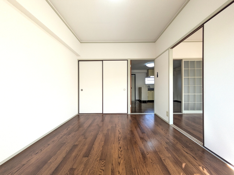 洋室（南西側）