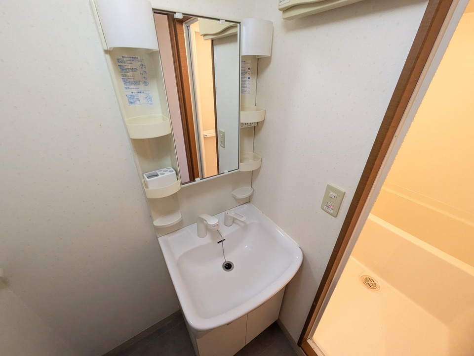 シャワー付洗面化粧台