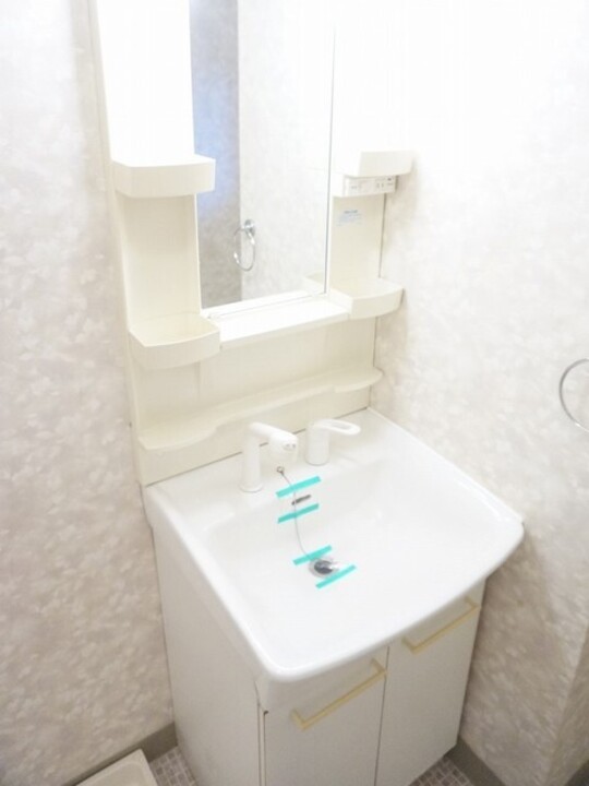 シャワー付洗面化粧台