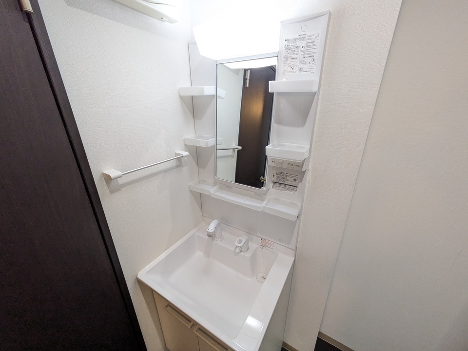 シャワー付洗面化粧台