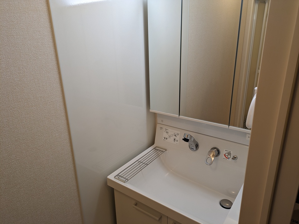 シャワー付洗面化粧台