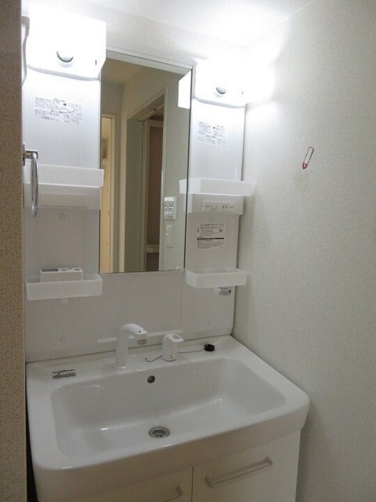 シャワー付洗面化粧台