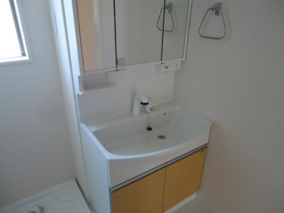 シャワー付洗面化粧台