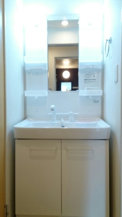 シャワー付洗面化粧台
