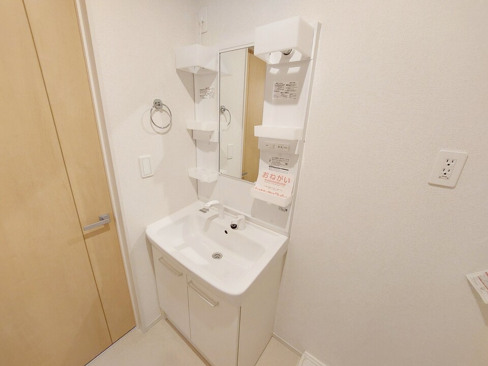 シャワー付洗面化粧台