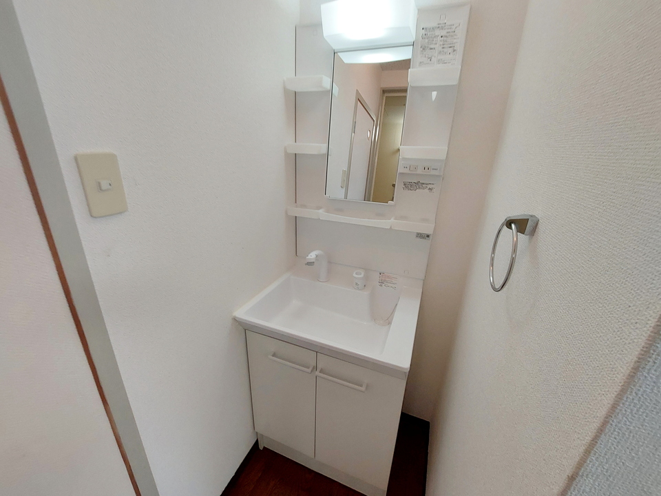 シャワー付洗面化粧台