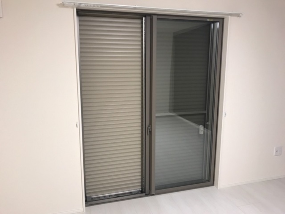 シャッター式雨戸