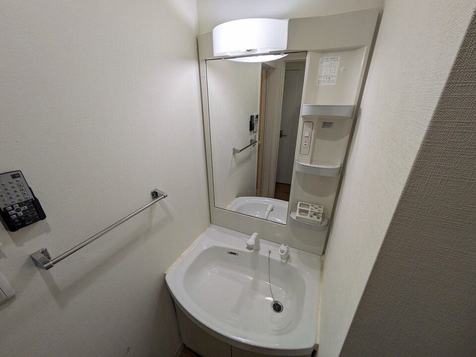 シャワー付洗面化粧台