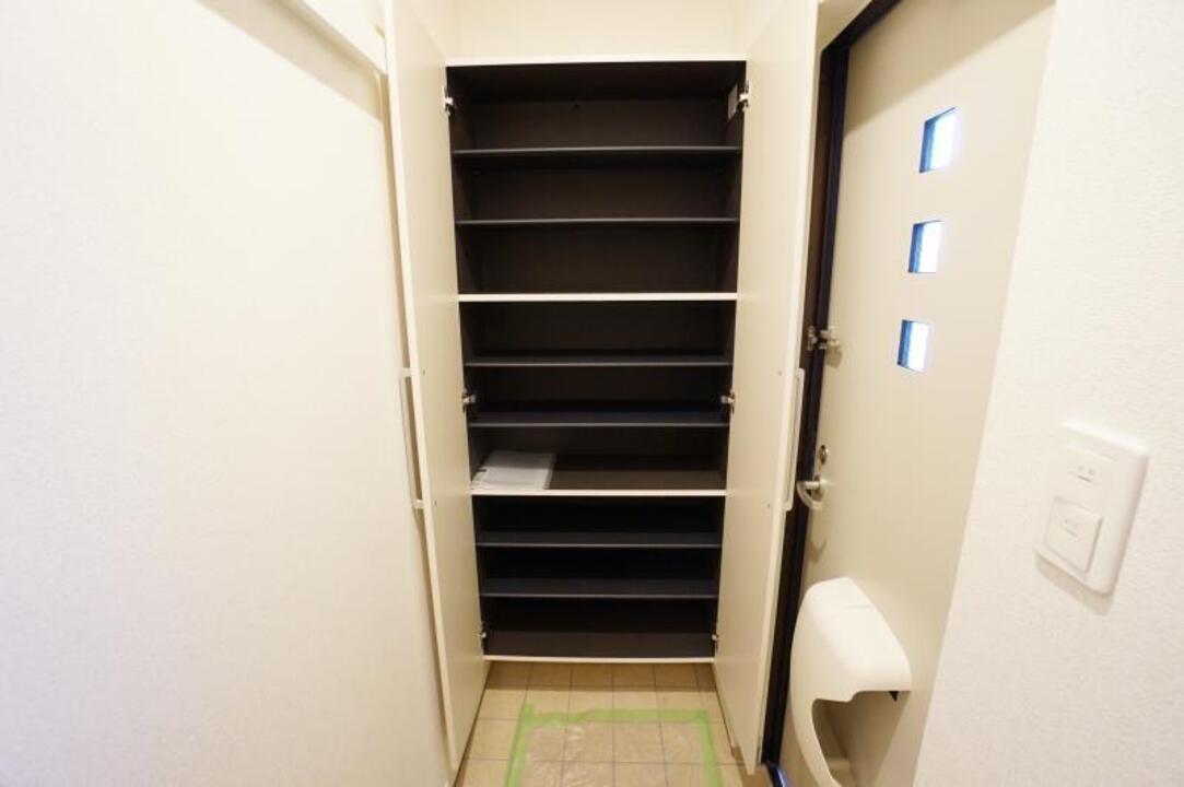 シューズボックス