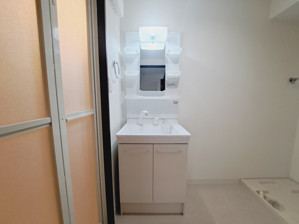シャワー付洗面化粧台