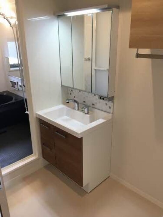 シャワー付洗面化粧台