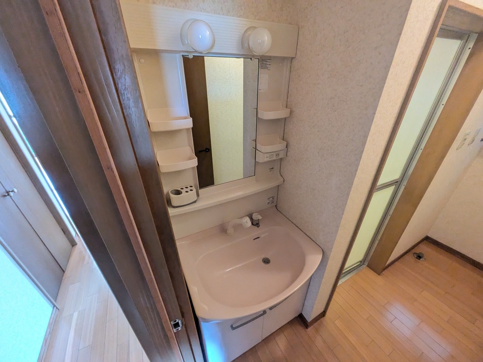 シャワー付洗面化粧台