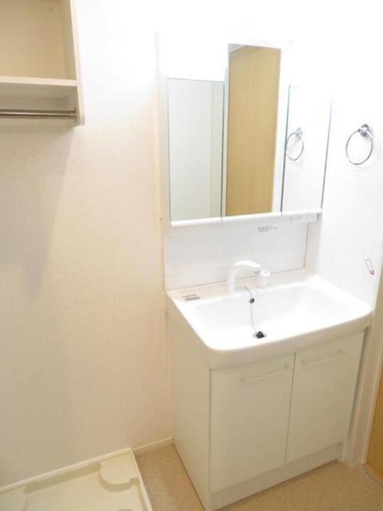 シャワー付洗面化粧台