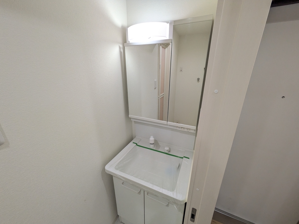 シャワー付洗面化粧台