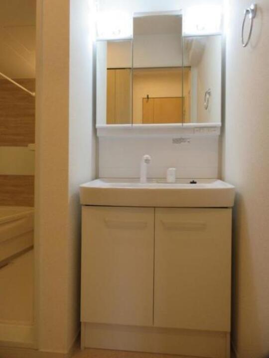 シャワー付洗面化粧台