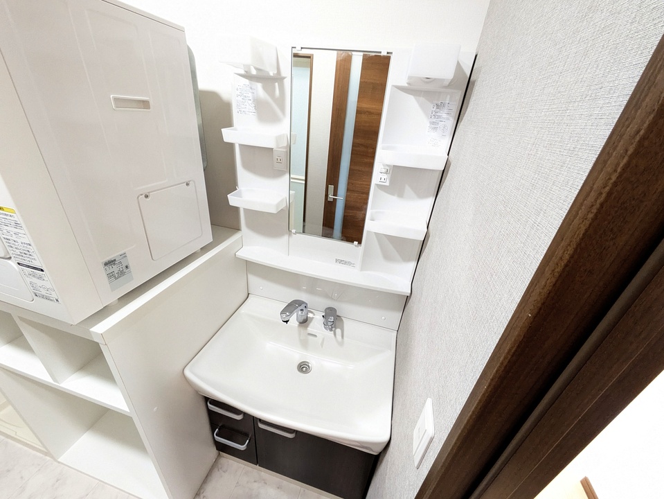 シャワー付洗面化粧台