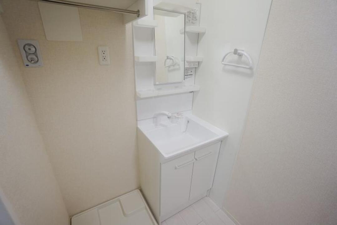 シャワー付洗面化粧台