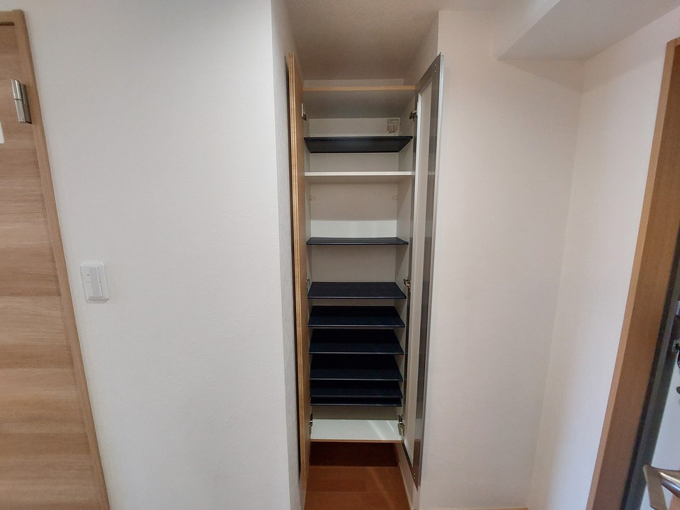 シューズボックス