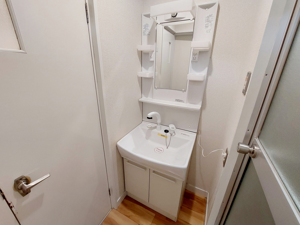 シャワー付洗面化粧台