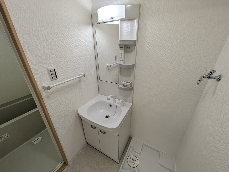 シャワー付洗面化粧台