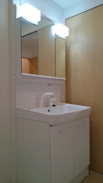 シャワー付洗面化粧台