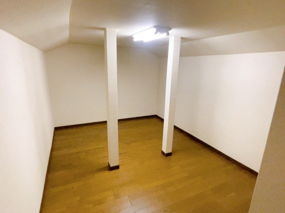 小屋根裏収納