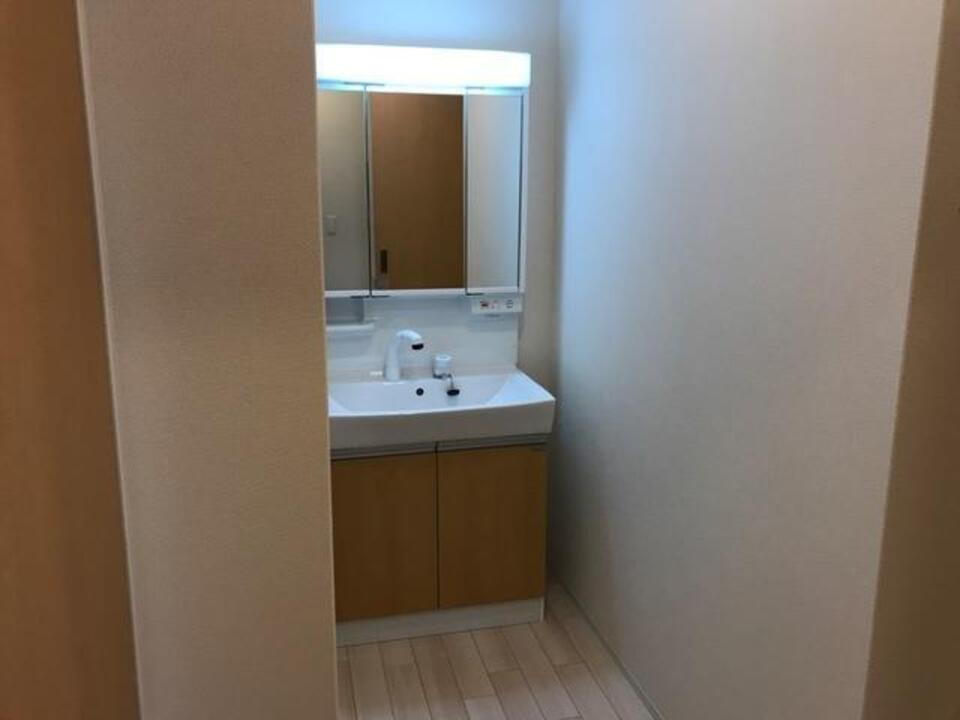 シャワー付洗面化粧台