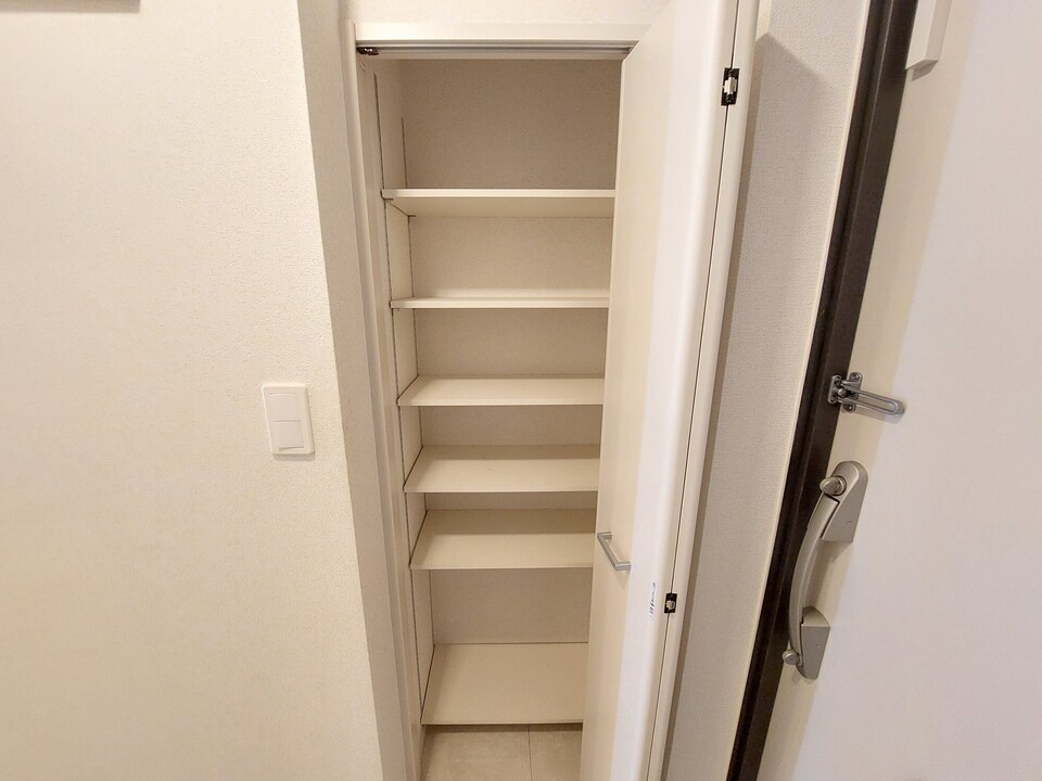 シューズボックス