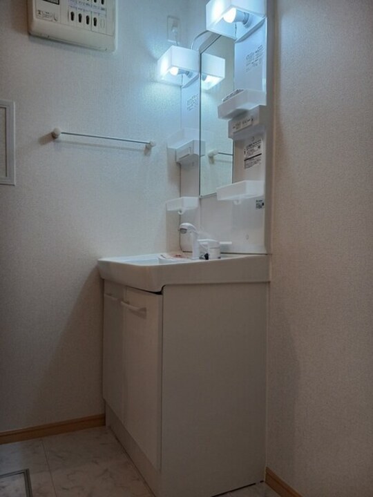 シャワー付洗面化粧台