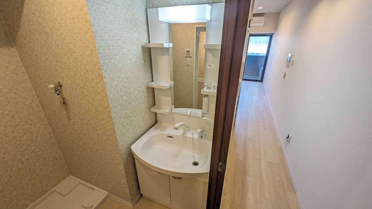 シャワー付洗面化粧台