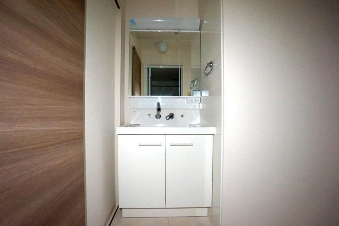 シャワー付洗面化粧台