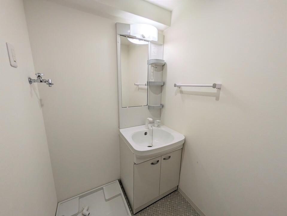 シャワー付洗面化粧台