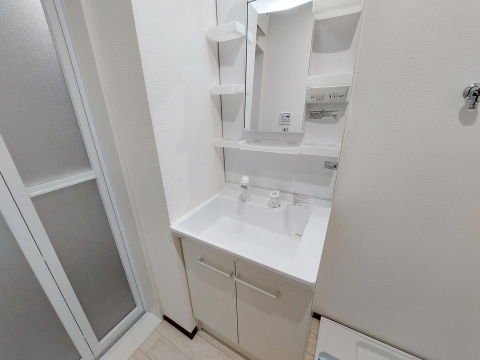 シャワー付洗面化粧台
