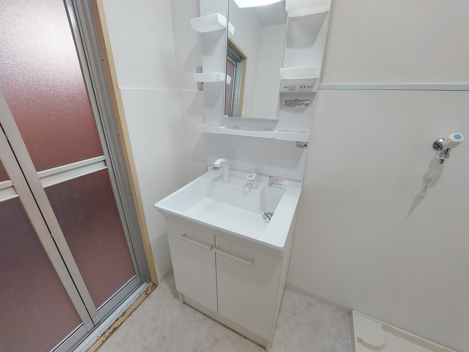 シャワー付洗面化粧台