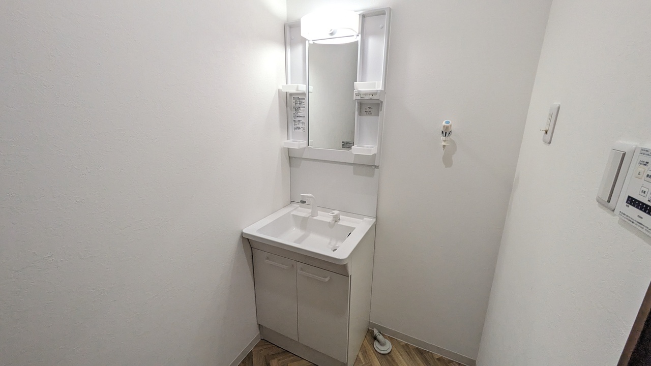 シャワー付洗面化粧台