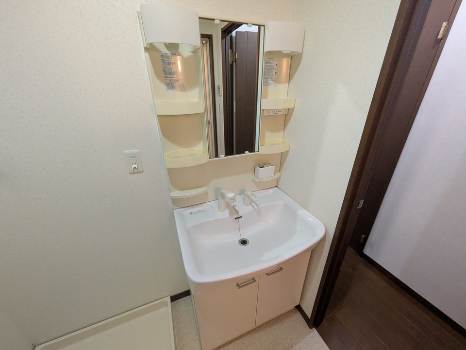 シャワー付洗面化粧台
